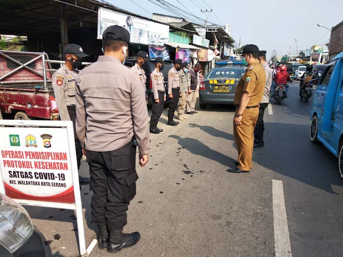 Dukung PPKM , Kapolsek dampingi Camat Walantaka, Gelar Ops Yustisi rohman syah  Juli 6, 2021  zero comment