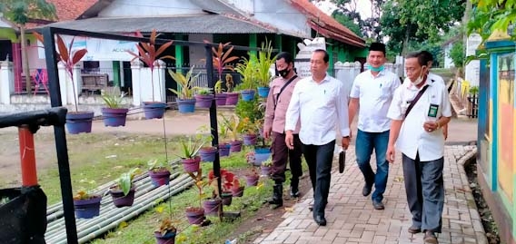 Kepala kelurahan Pasuluhan Bersama Camat Walantaka Cek Kesiapan  LRLA