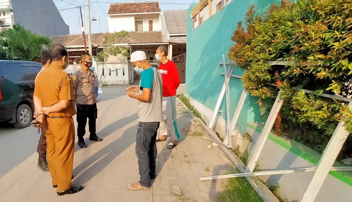 Camat Walantaka Bersama Kapolsek Monitoring Wilayah Zona Merah