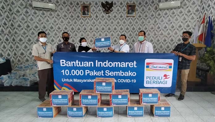 Camat Walantaka Terima Bantuan Dari Indomart