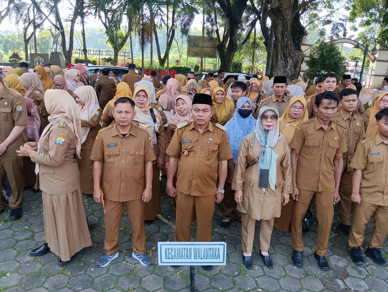 Kecamatan Walantaka Mengikuti Apel Pagi Di Lapangan Pemerintah Kota Serang